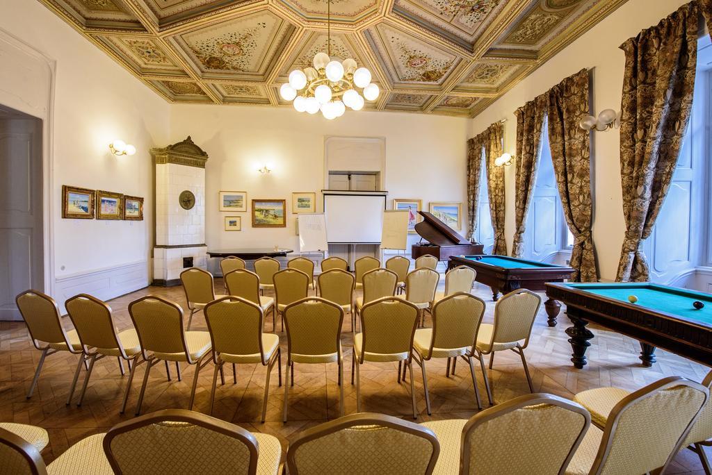 Отель Chateau Hostacov Экстерьер фото